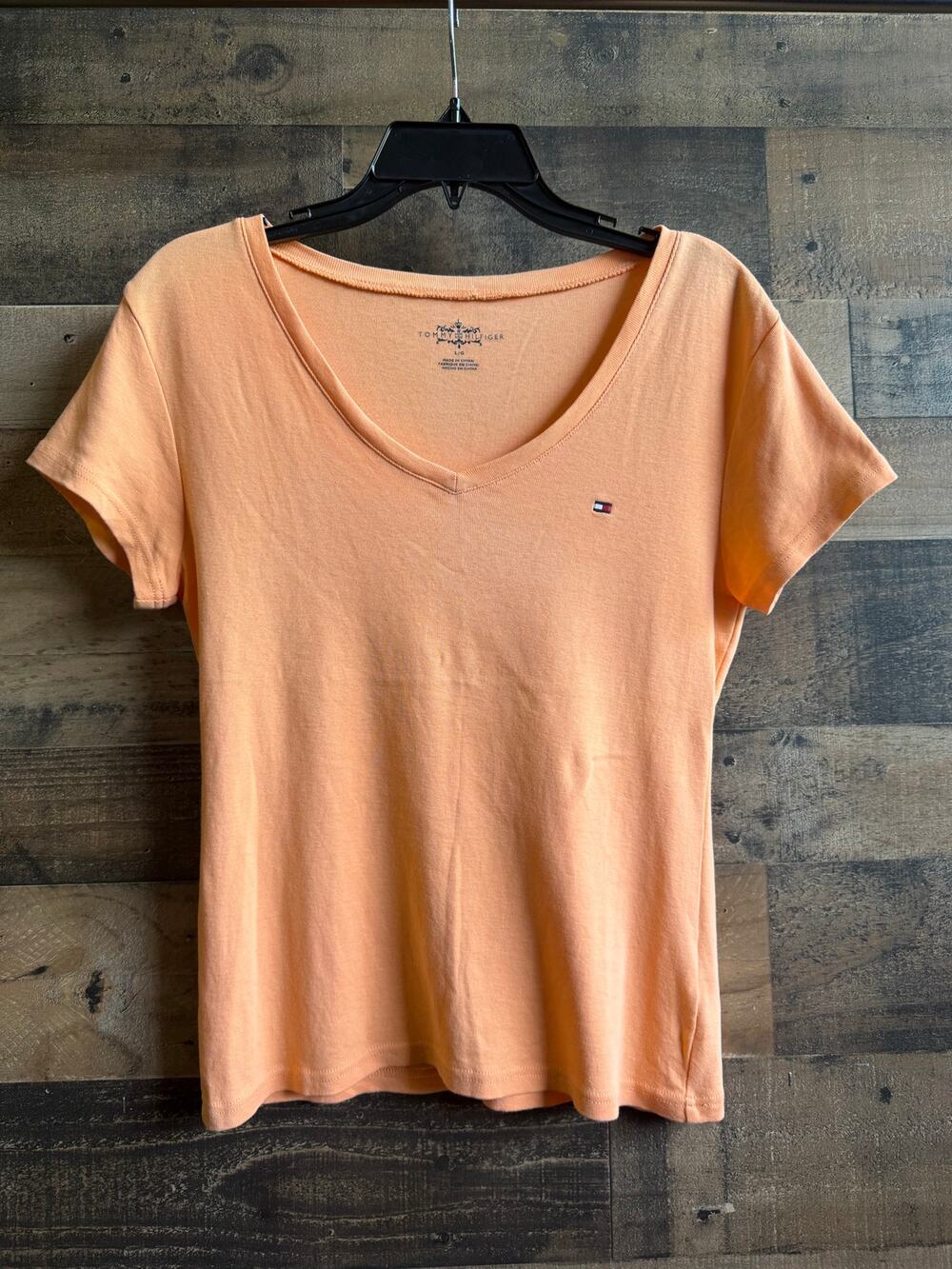 Tommy Hilfiger Women's Peach V-Neck Short Sleeve Logo Tee - Size L